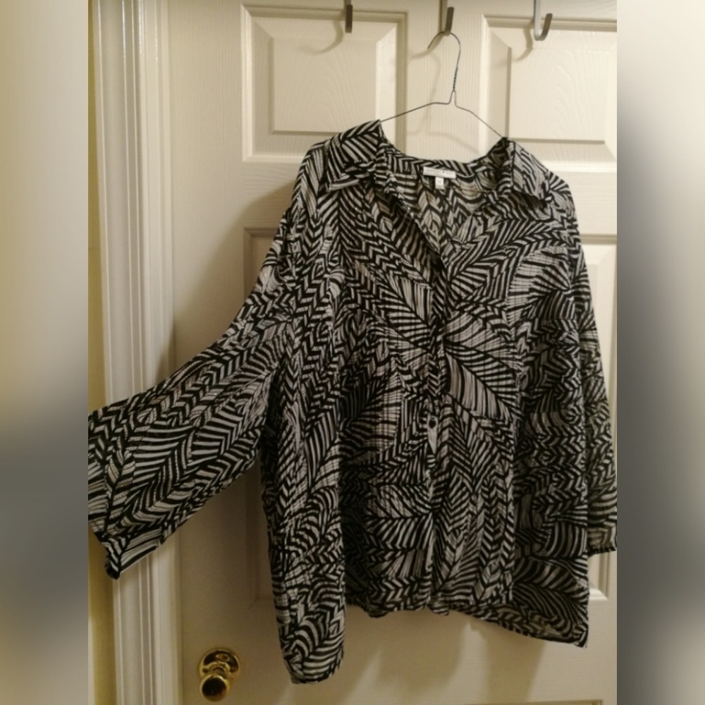 Lightweight Shimmer Black & White Blouse - Size 2X